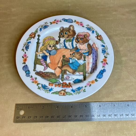 Vintage 70s Oneida Deluxe 4-Piece Melamine Goldilocks Children's Dinner Set - Picture 2 of 6